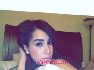 Mia_Evelyn