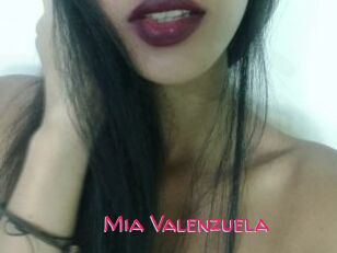 Mia_Valenzuela